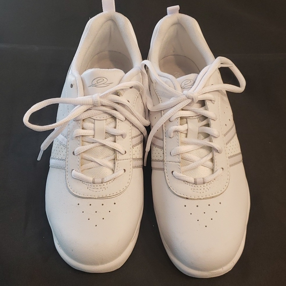 Easy Spirit July athletic shoe white